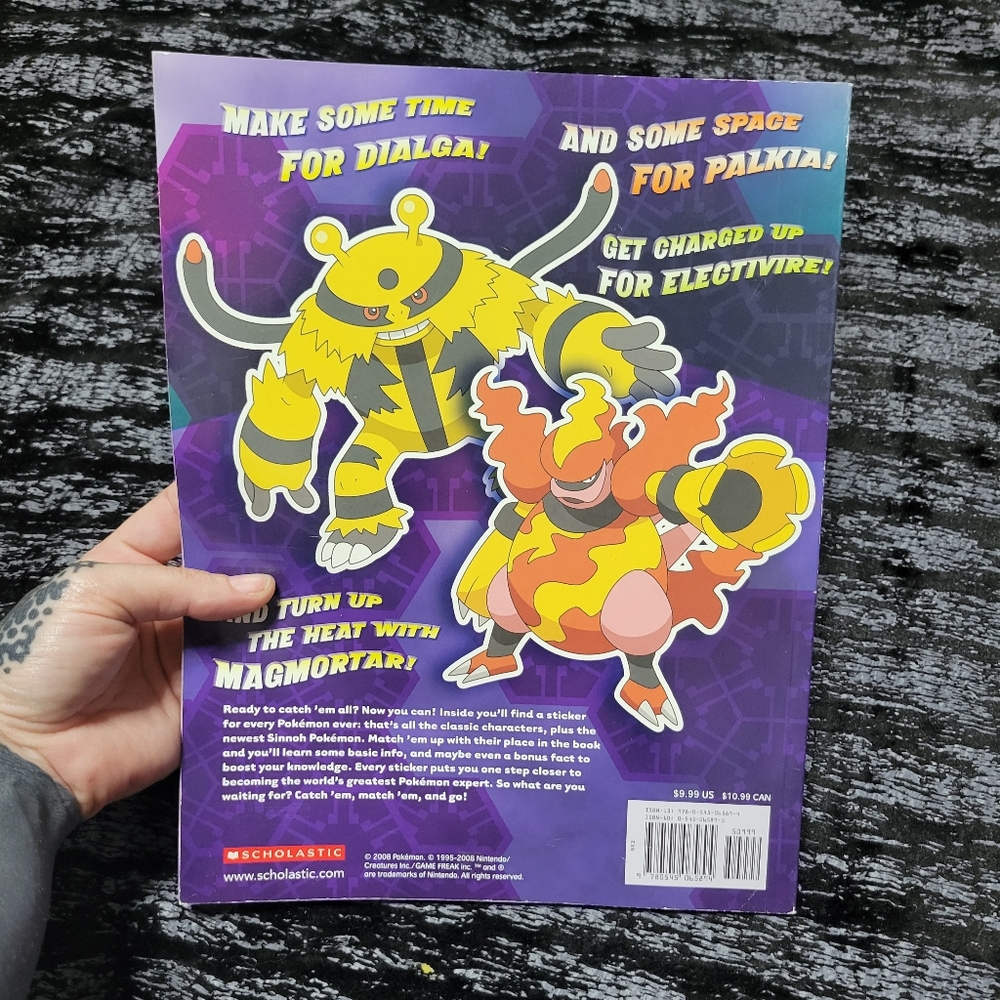 Pokemon Books - Picture 7 of 9